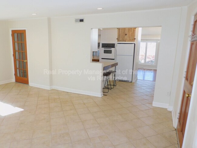 Building Photo - 3110 Canterbury St