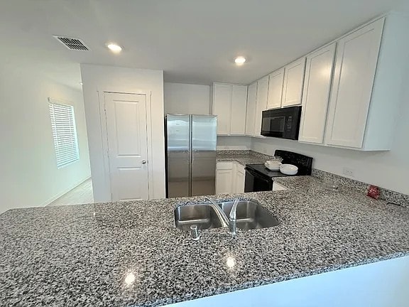 Building Photo - 827 Grebe Dr