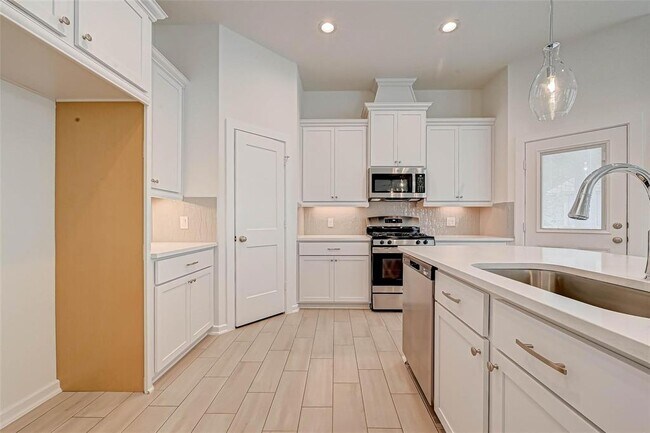 Building Photo - 580 Longleaf Pine Dr
