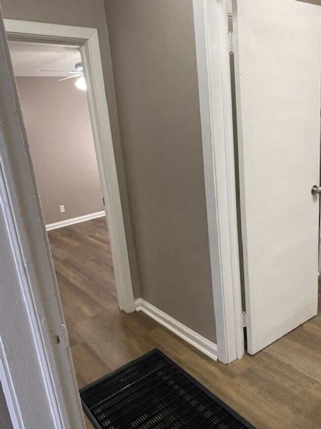 Building Photo - Rigdon Rd **Dale