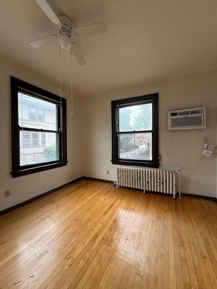 Bedroom #1 - 612 Howard Plz