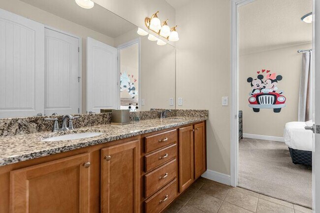 Building Photo - 350 Pendant Ct