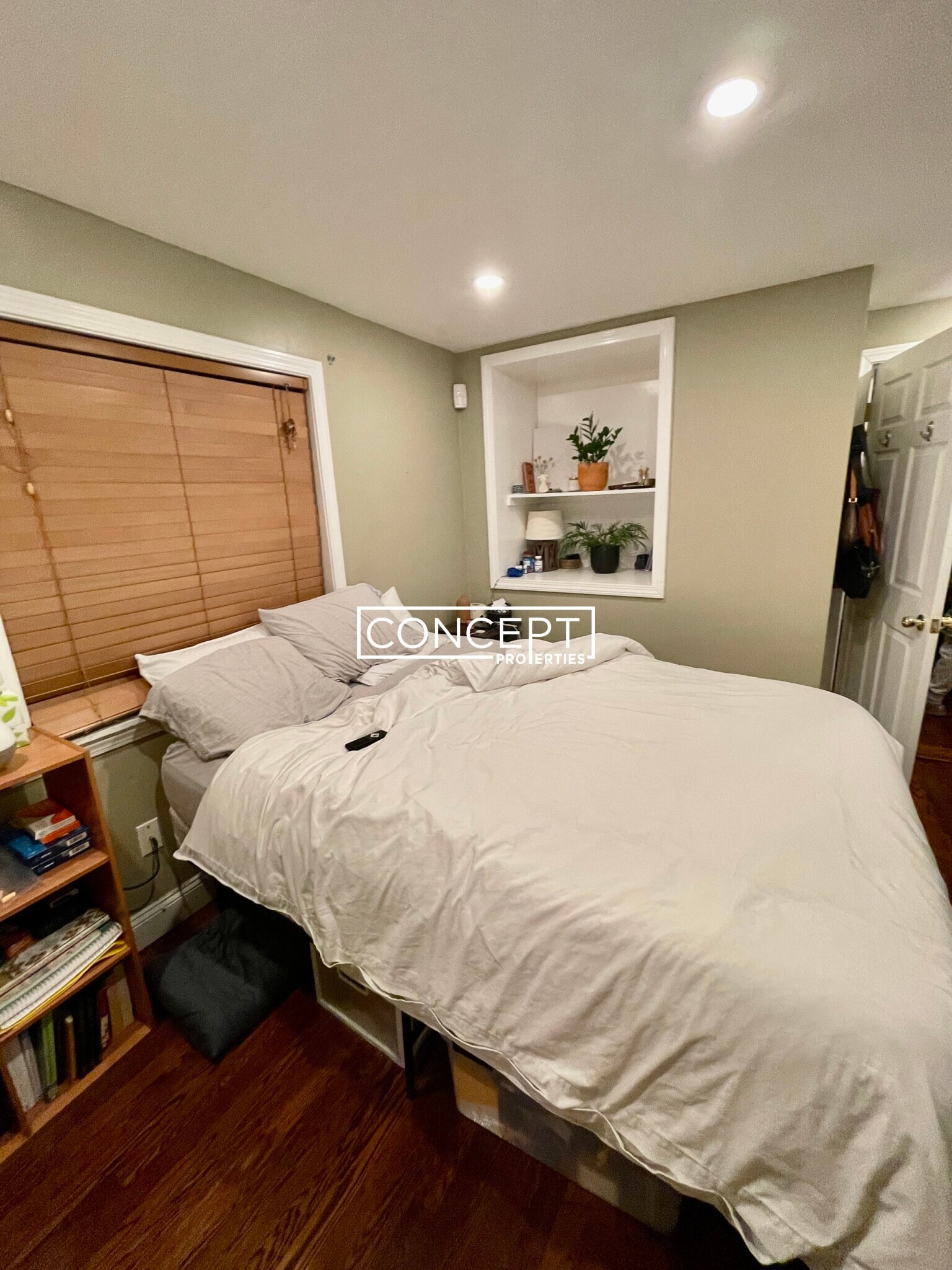 Building Photo - 735 Somerville Ave