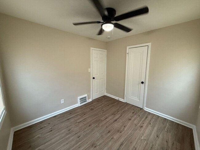 Building Photo - Fully Renovated 3-Bedroom Home – Move-In R...