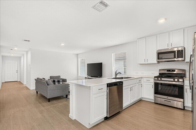 Building Photo - 7909 Thor Dr
