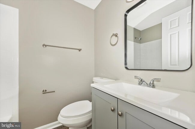 Building Photo - 114 Colony Ct