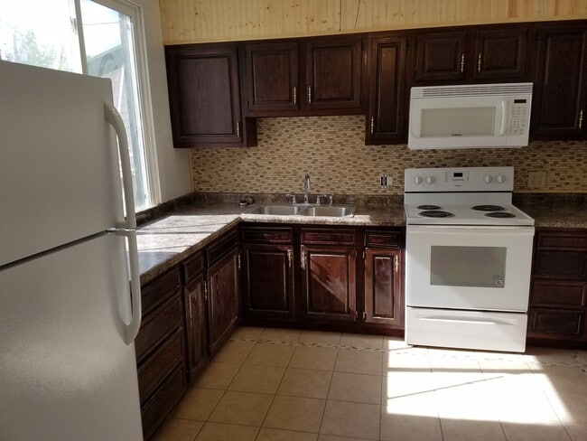 Building Photo - Morgan Park townhouse, newly remodelled