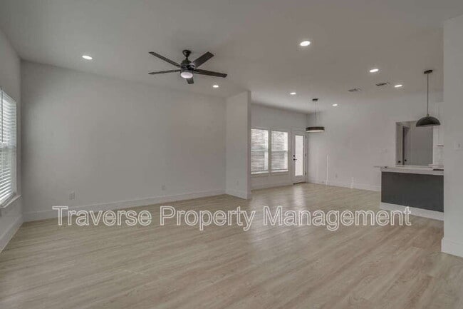 Building Photo - 3707 Penelope St