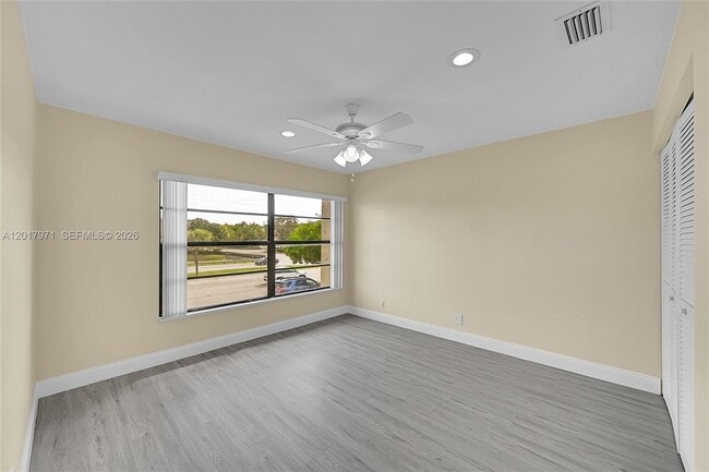 Building Photo - 2532 Coral Springs Dr