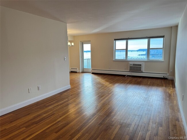 Building Photo - 103 Gedney St