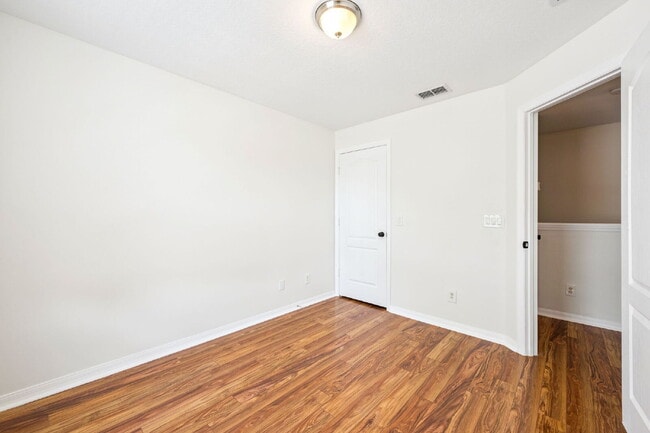 Building Photo - 13252 Silver Strand Falls Dr