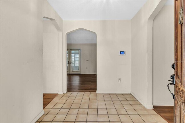 Building Photo - 907 Kristina Ct