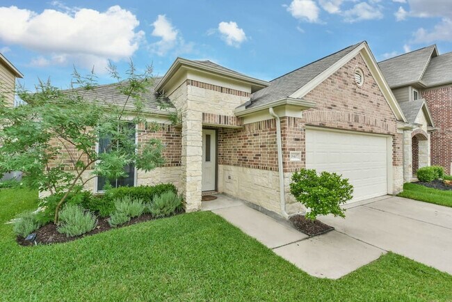 Building Photo - 18407 Early Grn Trl