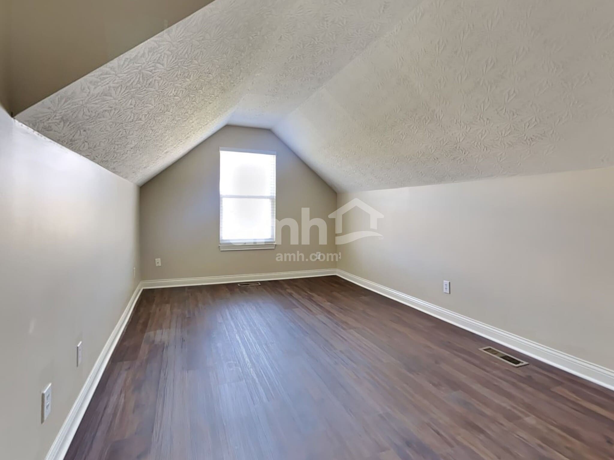 Building Photo - 8133 Darlene Ter