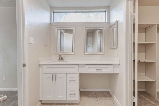 Building Photo - 1018 Rock Canyon Dr