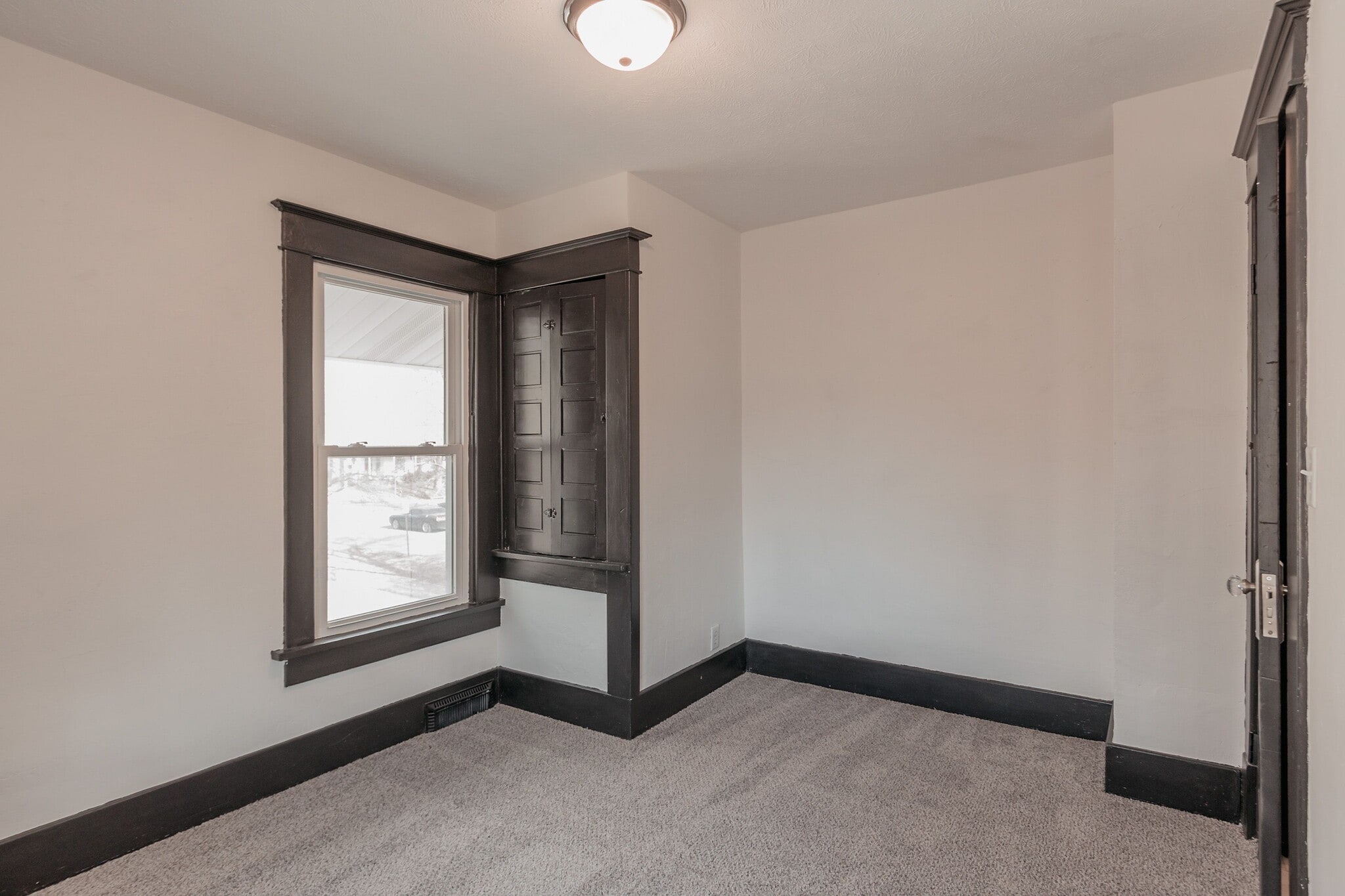 Building Photo - 819 S 10th St