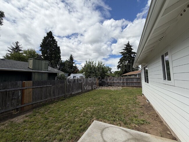 Building Photo - 1246 Hughes St