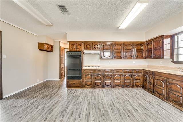Building Photo - 1605 Maple Dr