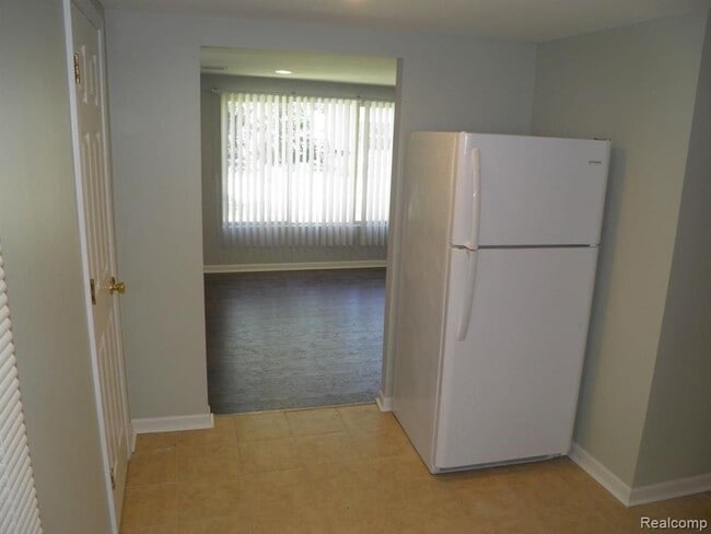 Building Photo - 21142 Ontaga St
