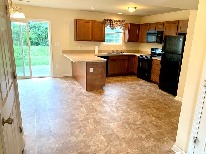 Building Photo - 36 Defy Ln