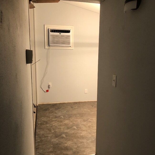 Building Photo - 364 Elm Dr