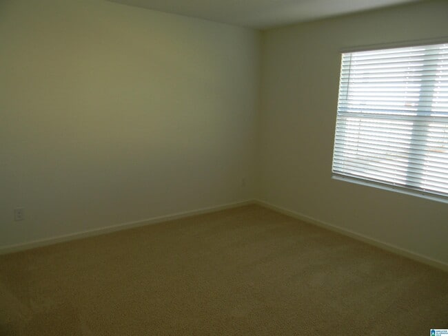 Building Photo - 640 Koslin Ct