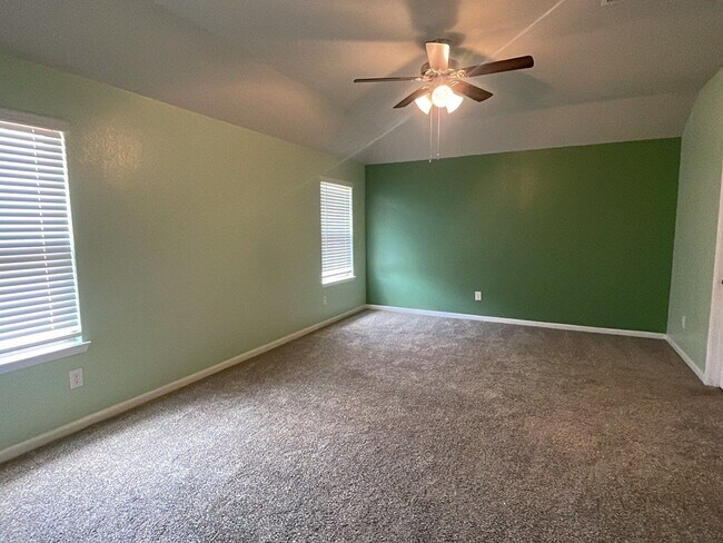 Building Photo - 1403 Mateer Manor Ct