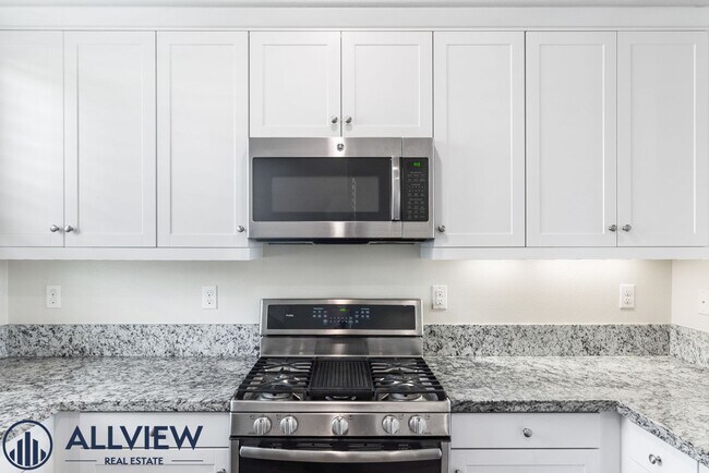 Building Photo - Modern Tri-Level Townhome with Office, 2-Car Garage & Prime Anaheim Location!