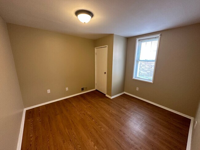 Building Photo - 3805 Brightway St