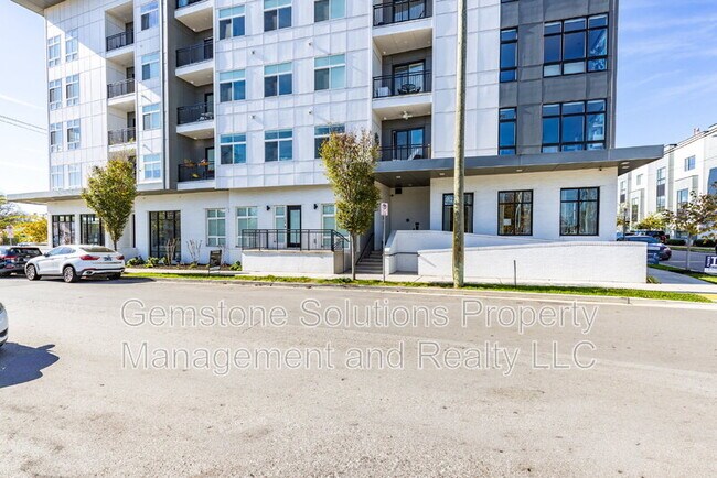 Building Photo - 1125 10th Ave N