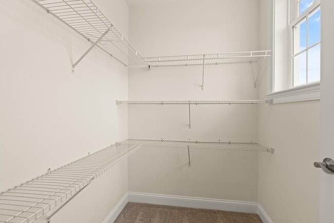 Building Photo - 70 Endicott St