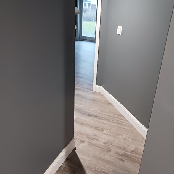 Building Photo - 132 Tiffany St