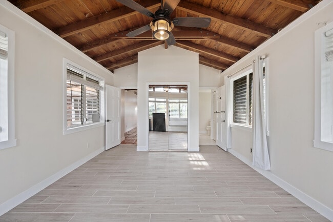 Building Photo - 816 Chukker Rd