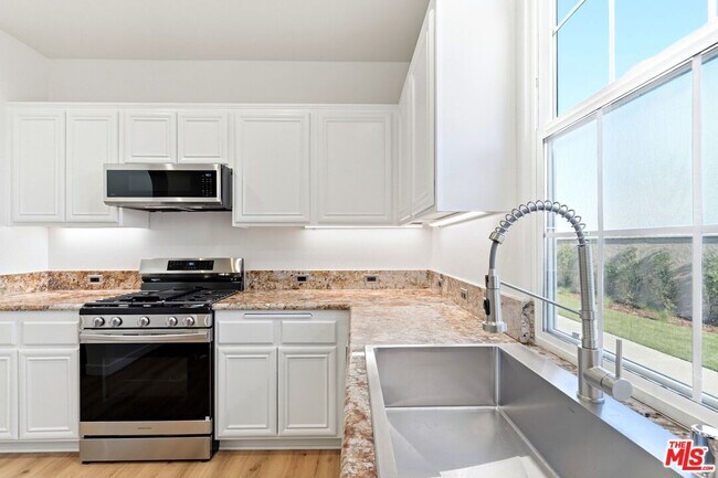 Building Photo - 20140 Pienza Ln