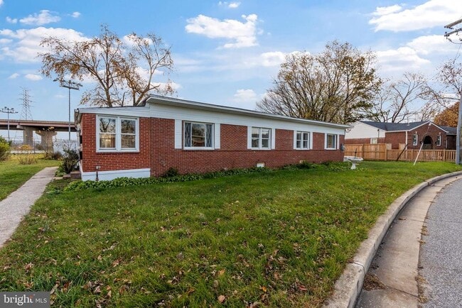 Building Photo - 730 New Pittsburg Ave