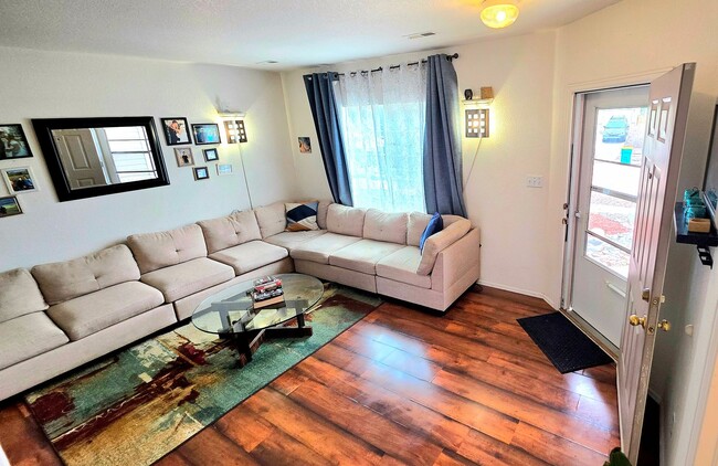 Building Photo - 3 Bedroom Home in Ridgeview at Stetson Hills