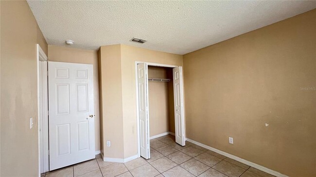Building Photo - 1547 Oak Hill Trail