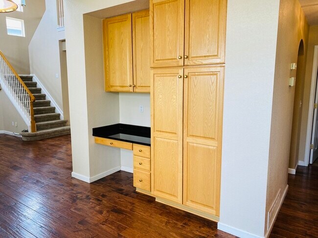 Building Photo - Immaculate home in Castle Pines North