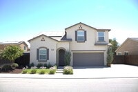 Building Photo - 4Bed/3 Bath Home in Central High East High...