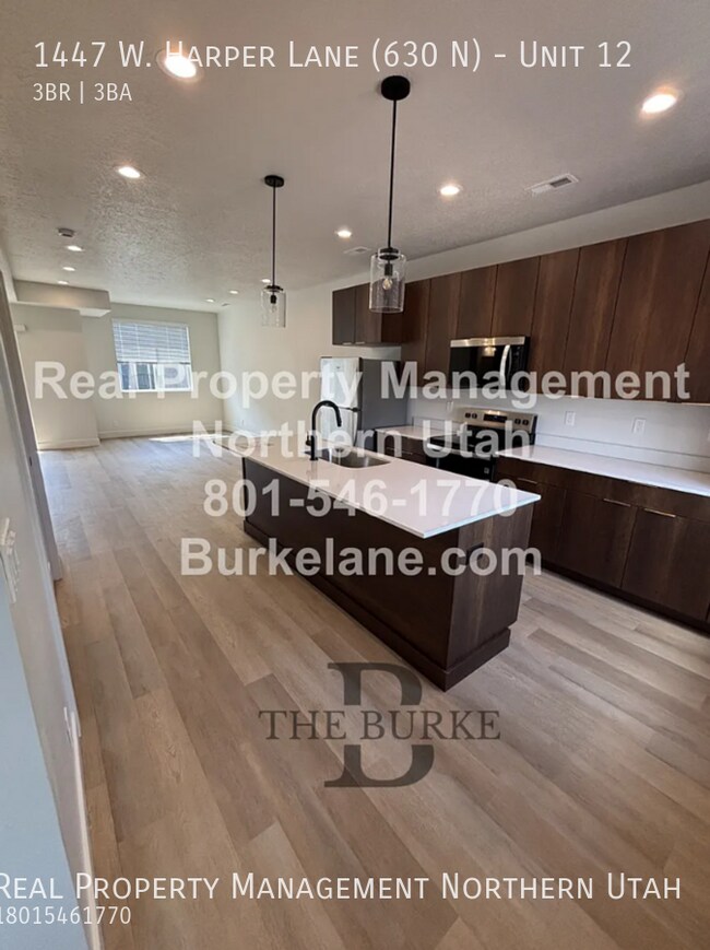 Building Photo - 1447 W Harper Ln