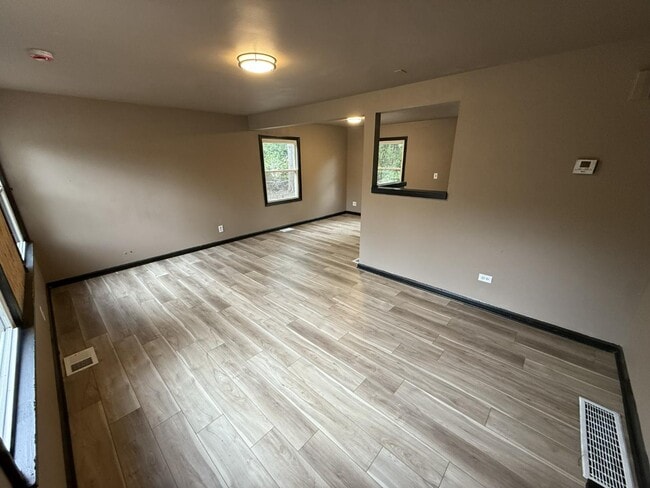 Building Photo - 3622-28 East 9th Avenue