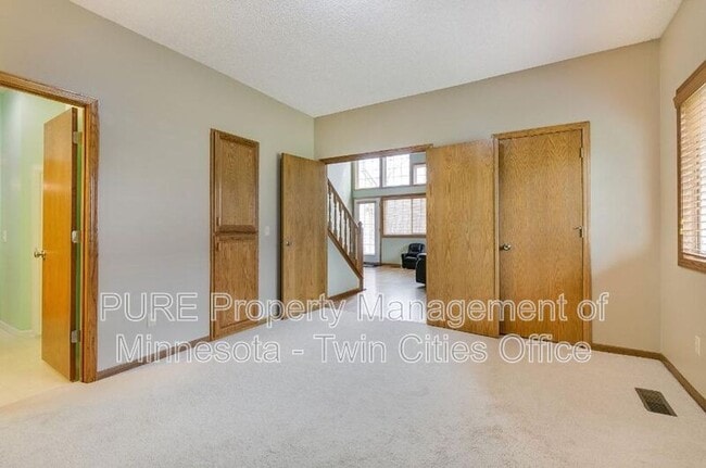 Building Photo - 4080 Meadowlark Curve