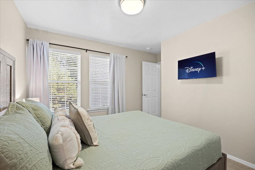 Building Photo - 1100 Heckathorn Pl