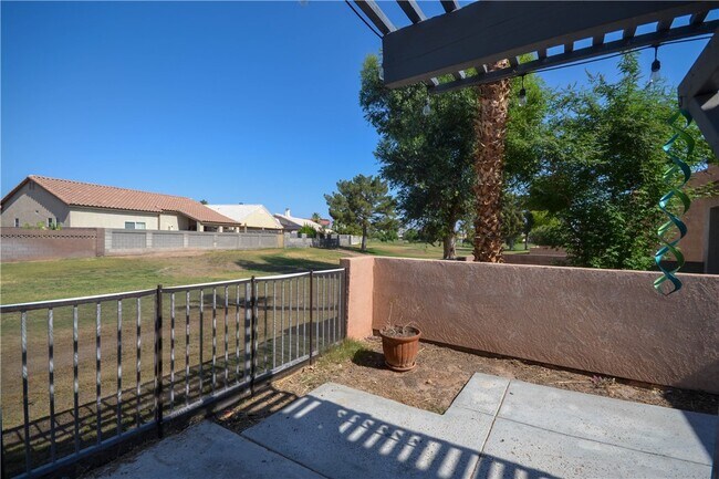 Building Photo - 2911 Country Club Dr