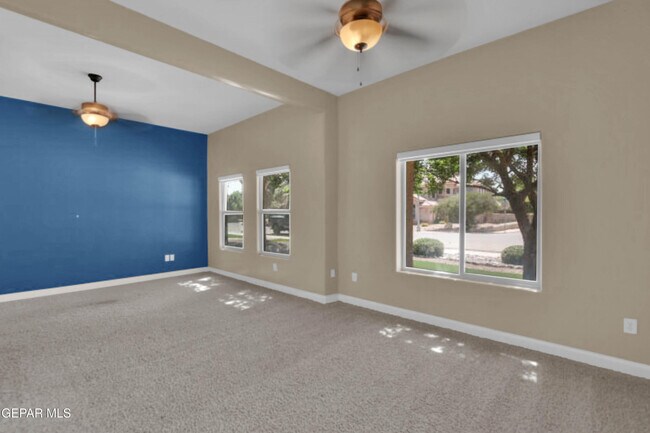 Building Photo - 5648 Valley Oak Dr
