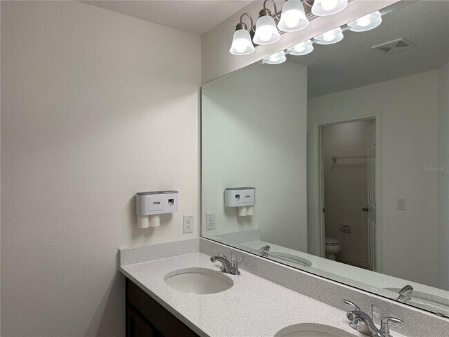 Building Photo - 212 Hamlet Lp