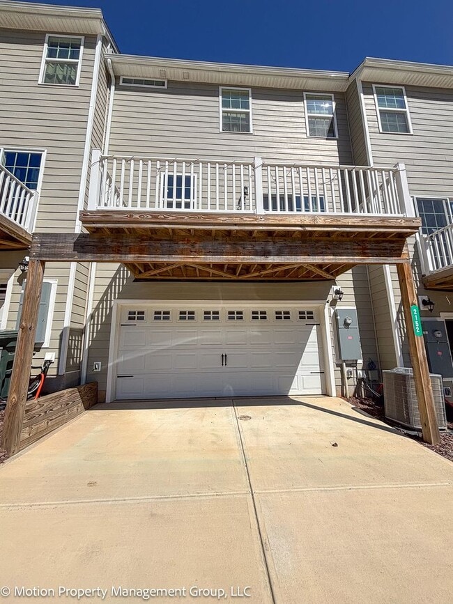 Primary Photo - Fully Furnished Townhome!