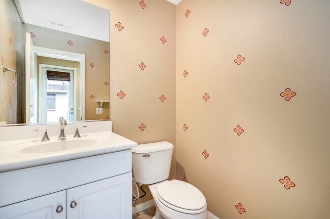 Building Photo - Live in Luxury: Fully Upgraded 2 Bedroom P...