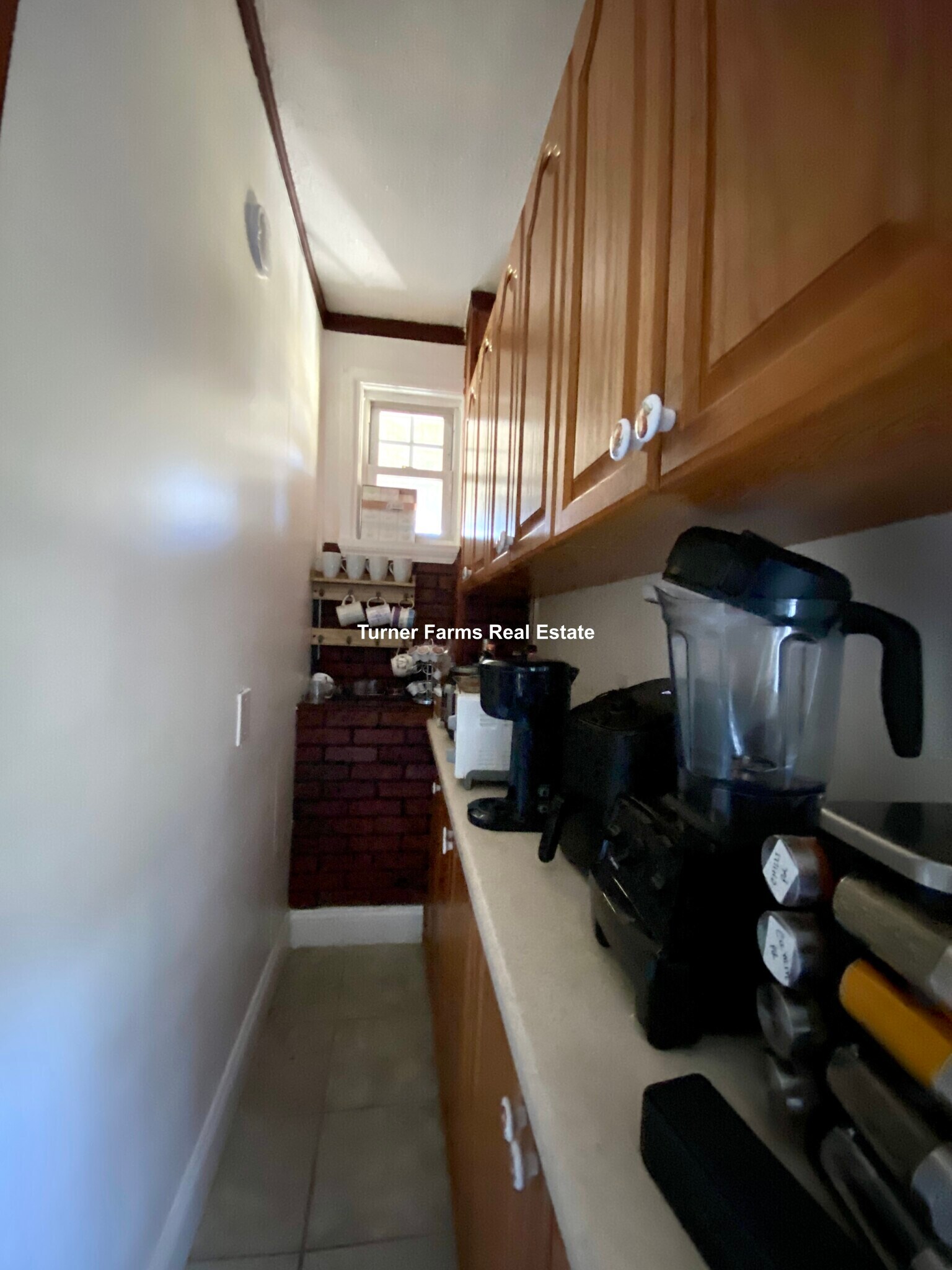 Building Photo - 205 Hillside St