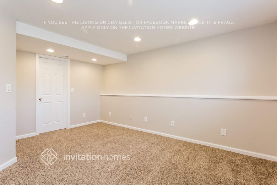 Building Photo - 9073 Dudley St